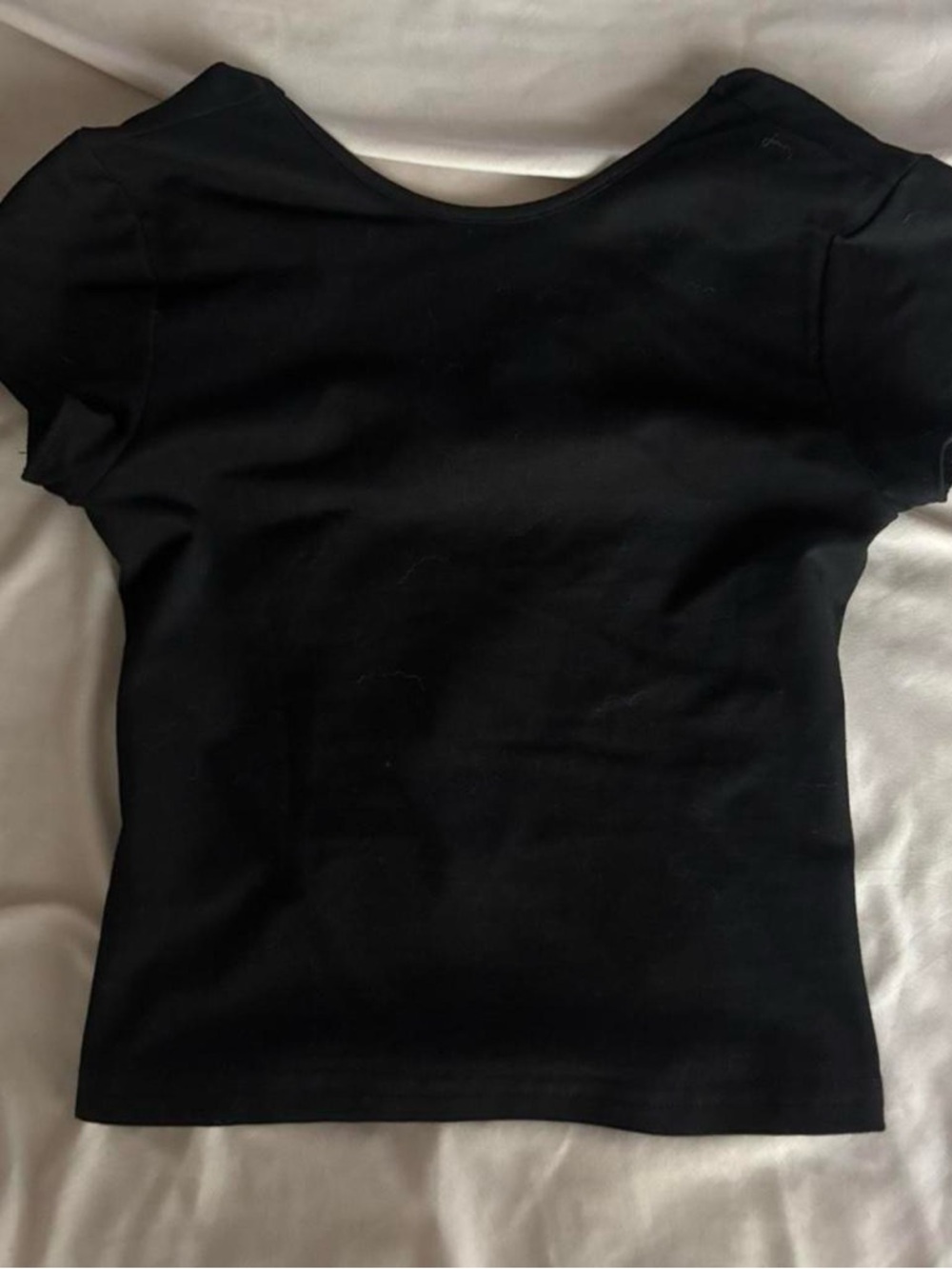 Edikted Black Short Sleeve Open-Back Crop Top - Picture 3 of 4